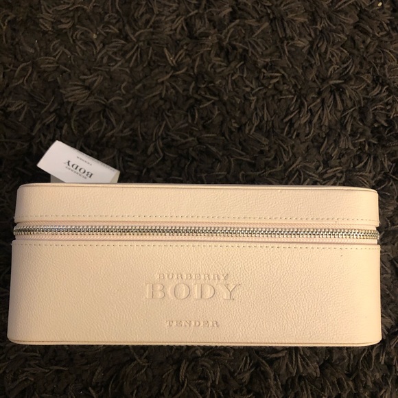 burberry vanity case